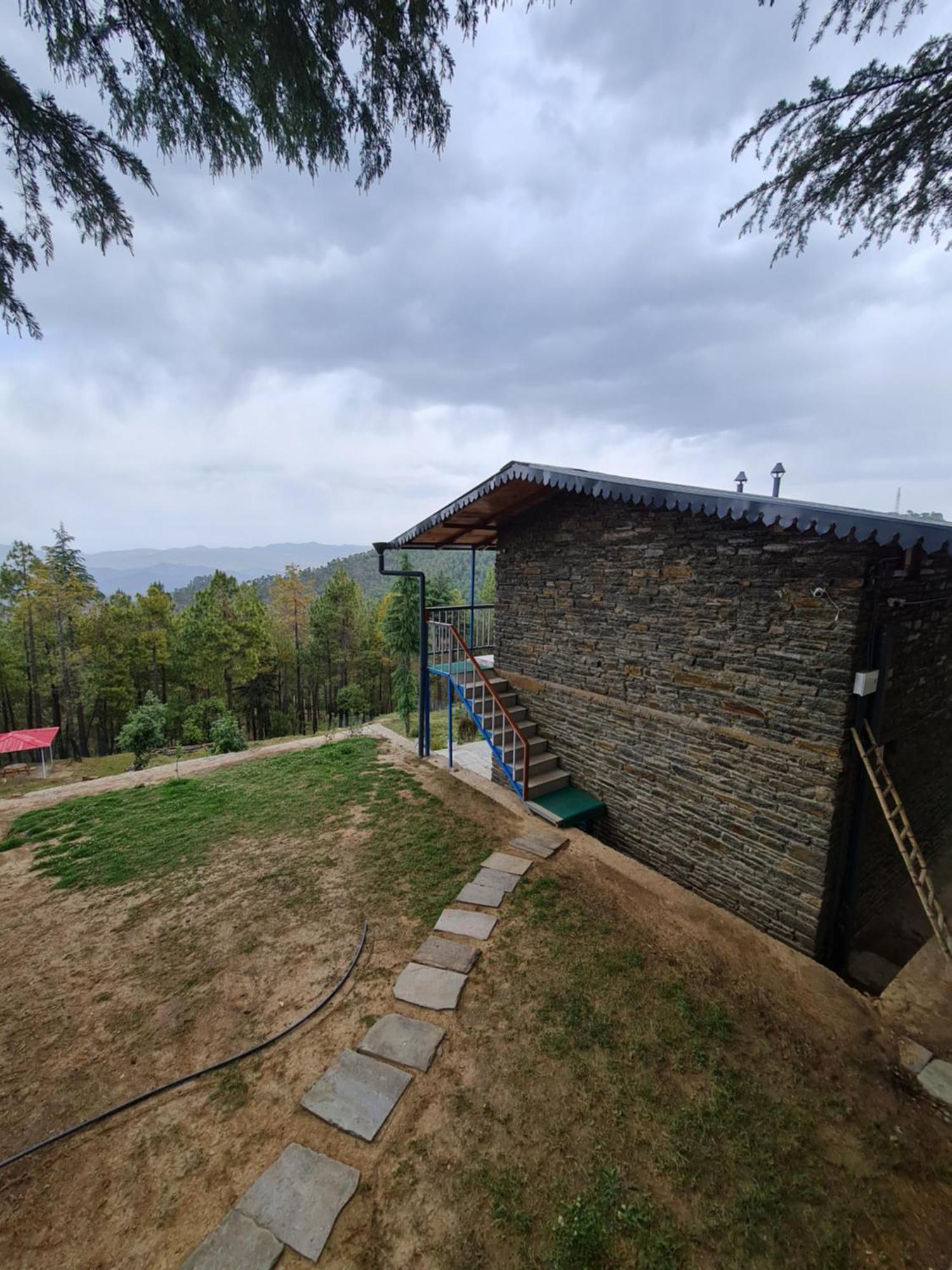 The Roots Homestay Almora Bagian luar foto